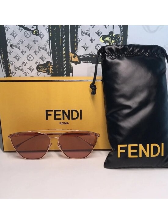 New Authentic Fendi Women\'s Pink Sunglasses FF0438/S DDB/4S